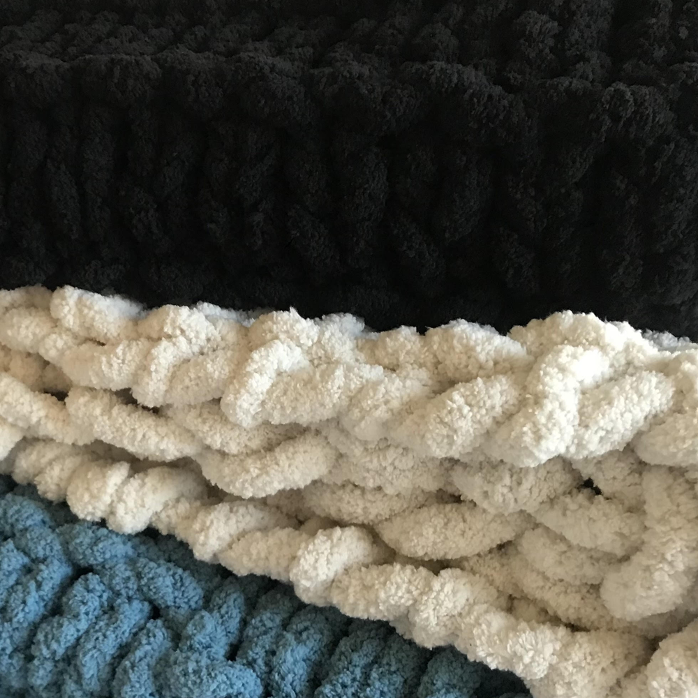 Chunky Throw Blanket (Assorted Colors)